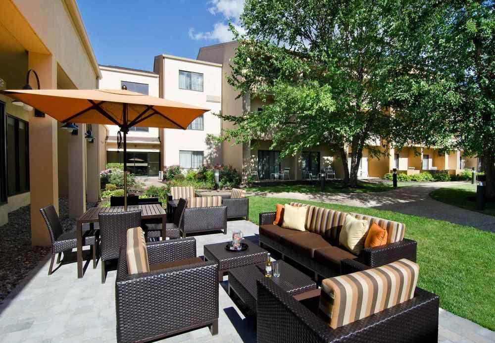 Courtyard Kansas City Overland Park/Metcalf, South Of College Boulevard Экстерьер фото